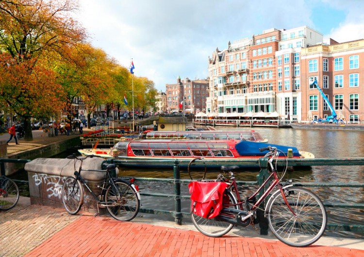 Amsterda-holanda-canais-bicicletas