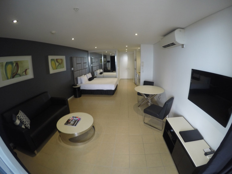 GOPRO-Gold-Coast-Meriton-Serviced-Apartments-01