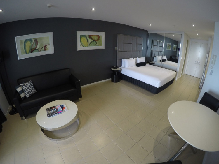 GOPRO-Gold-Coast-Meriton-Serviced-Apartments-02