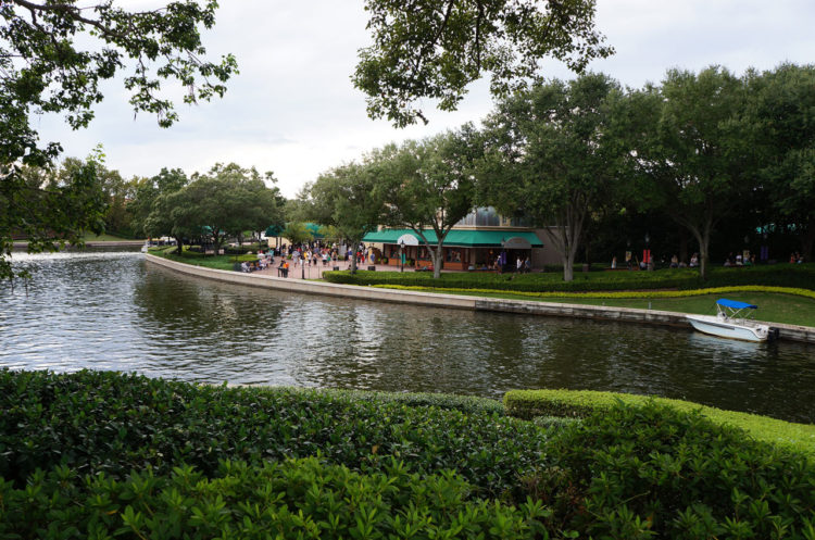 epcot-102-international-gateway