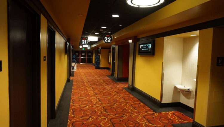 AMC Disney Springs 24 Dine-in Theatre: jantando no cinema