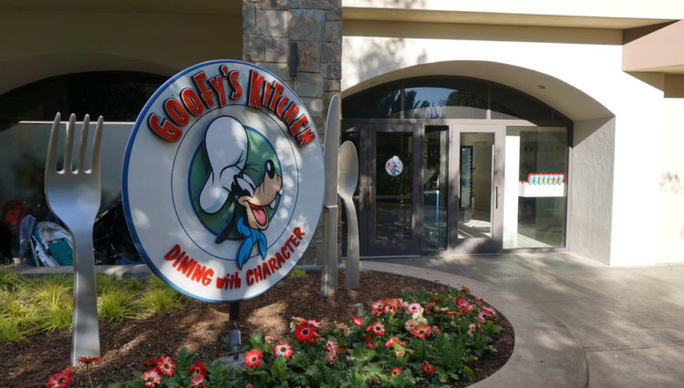 Goofy's Kitchen: café da manhã do Disneyland Hotel