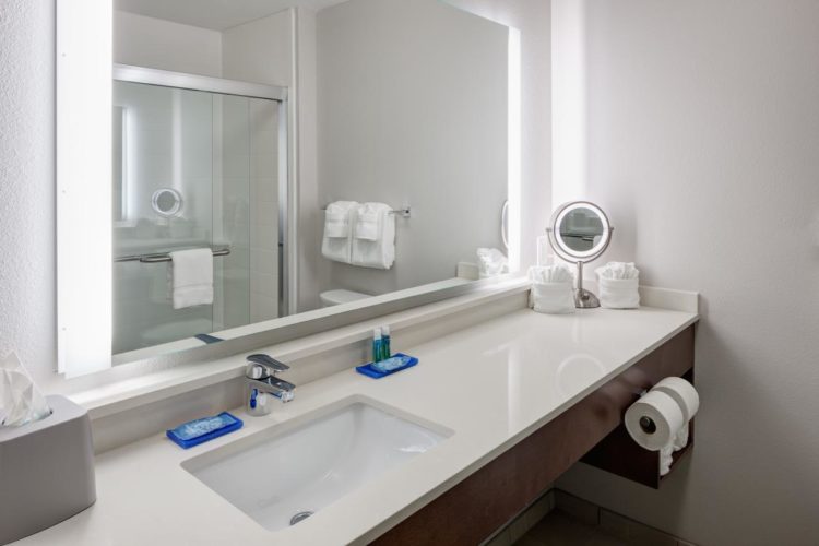 Holiday Inn Express and Suites at SeaWorld: hotel próximo aos outlets de Orlando