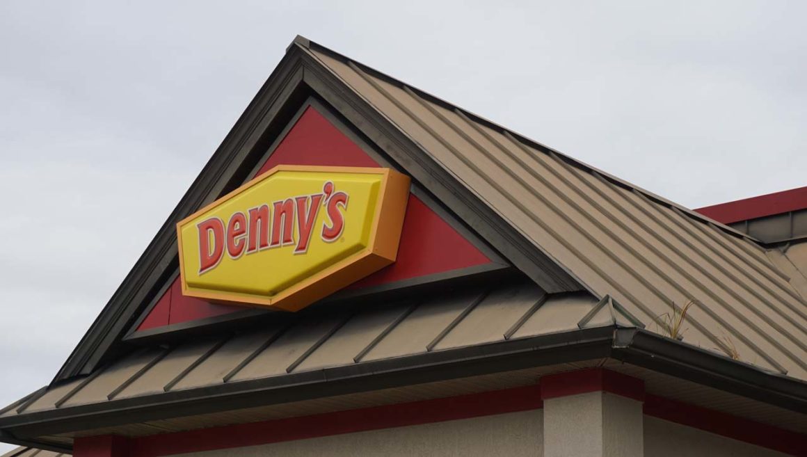 ORLANDO QUANTO CUSTA COMPRAR COMIDA NO WALMART E CAFÉ DA MANHÃ NO DENNY'S  QUE NÃO DEU MUITO CERTO! 