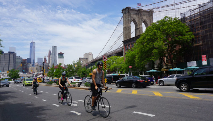 Como atravessar a ponte do Brooklyn