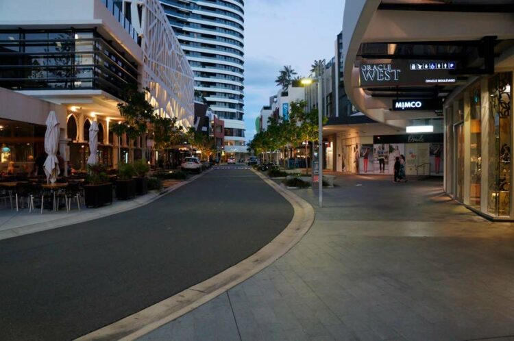 Quais são as praias mais famosas de Gold Coast