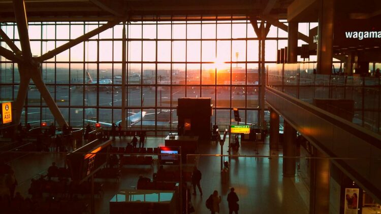 Código IATA dos principais aeroportos do mundo: London Heathrow Airport, LHR