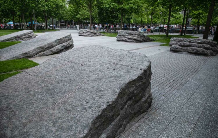 Memorial Glade na Memorial Plaza, Nova York