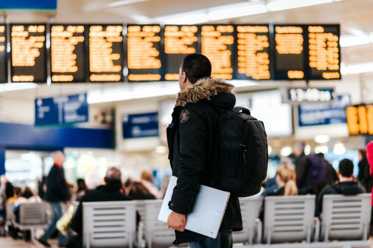 Passo a passo: como embarcar para o exterior pela primeira vez