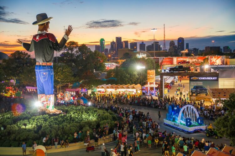 Fair Park durante a State Fair of Texas